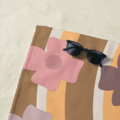 Serviette de plage Groovy Florals Rainbow Brown Na (En situation)
