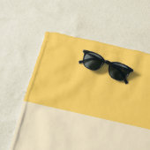 Serviette De Plage HARRY POTTER™ | Été Magique HUFFLEPUFF™ Crest (En situation)