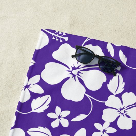SERVIETTE DE PLAGE HAWAIIAN HULA (HIBISCUS) PURPLE (En situation)