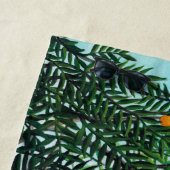 Serviette De Plage Henri Rousseau - Une femme marche dans une forêt e (En situation)