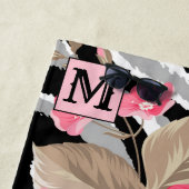 Serviette De Plage Heure d'été de luxe Rose de tigre monogramme (En situation)