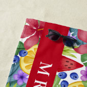 Serviette De Plage Hibiscus et Feuilles tropicaux Nom personnalisé (En situation)