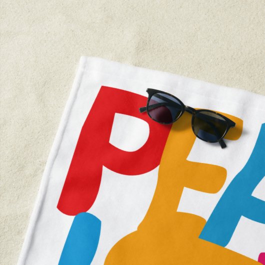 SERVIETTE DE PLAGE HIPPIE MONDE ÉTÉ 2021 PAIX ET AMOUR (En situation)