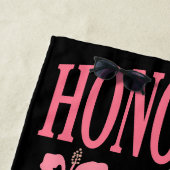 Serviette De Plage Honolulu Hawaii Pink Beach Bachelorte personnalisé (En situation)