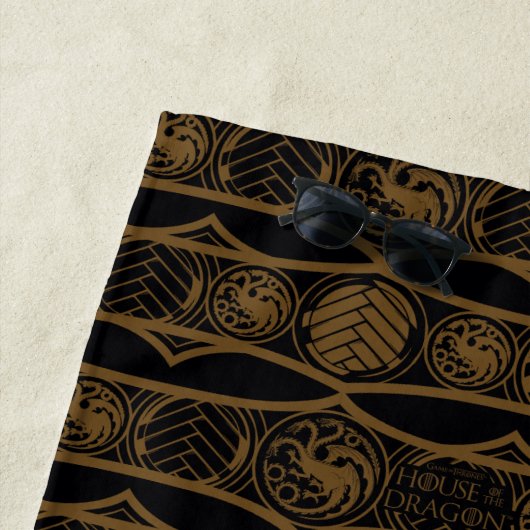 Serviette De Plage HOUSE of the Dragon | Targaryen Stripe Pattern (En situation)