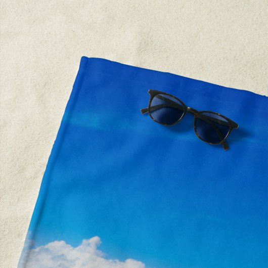 Serviette De Plage Île inhabitée dans une lagune bleue tropicale (En situation)