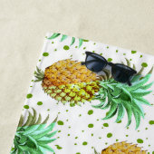 Serviette De Plage Illustration d'ananas Motif sans joint (En situation)