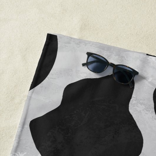 Serviette De Plage Impression de vaches Points noirs sur blanc (En situation)