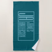 Serviette De Plage Initiales Modernes & Nom | Sarcelle Foncé & Bleu C (Devant)