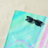 Serviette De Plage Iridescente Holographique Liquide Swirl (En situation)