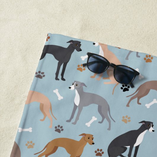 Serviette de plage italienne Greyhound Dog Bones a (En situation)