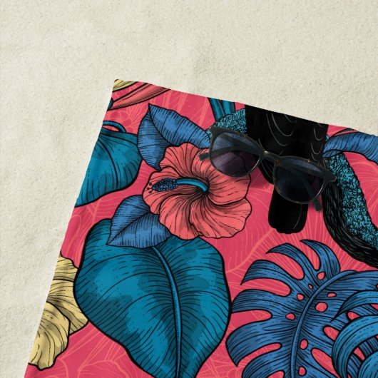 Serviette De Plage Jardin toucan en rouge et bleu (En situation)
