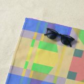 Serviette De Plage Jaune bleu violet géométrique (En situation)