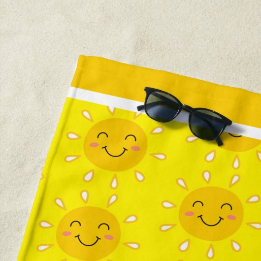 Serviette de plage jaune soleil (En situation)