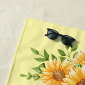 Serviette de plage jaune tournesols initiale monog (En situation)