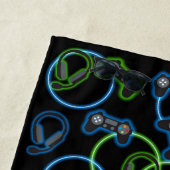 Serviette De Plage Jeu vidéo Neon Blue & Green Motif Monogramme (En situation)