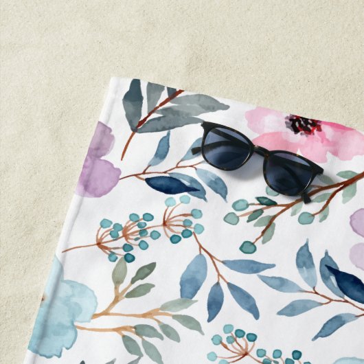 Serviette De Plage Joli Pastel Blue Aquarelle Fleurs Monogramme  (En situation)