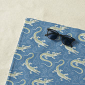 Serviette De Plage Jouer Alligator Vert Paisley sur Bleu (En situation)