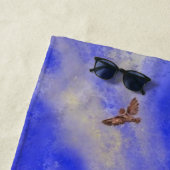 Serviette De Plage Joyeuse fille aux oiseaux - Joie (En situation)