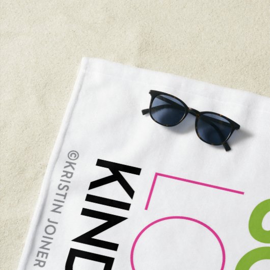 Serviette de plage #KindnessIsEverything (En situation)