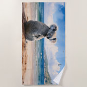 Serviette De Plage Koala sur une plage de sable (Devant)