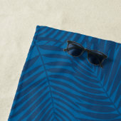 Serviette De Plage Kona Palms Hawaiian Leaf Tropical - Indigo (En situation)