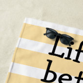 Serviette De Plage La Vie Est Meilleure Avec Les Chats Doodle (En situation)