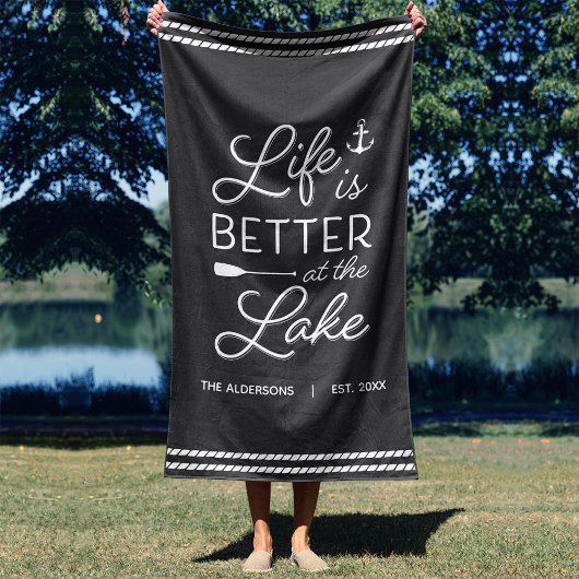 Serviette De Plage La Vie Personnalisée Est Meilleure Au Lac