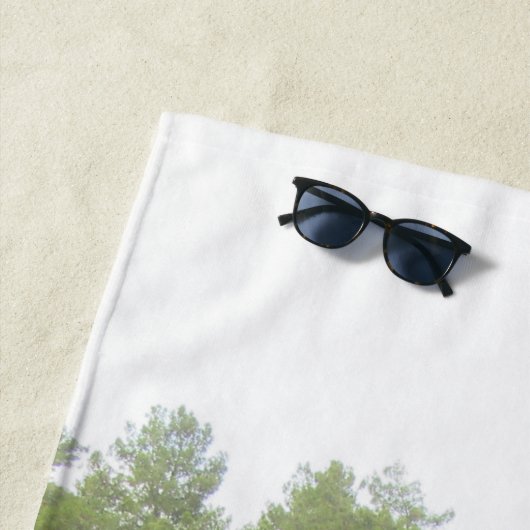 Serviette De Plage Lac de réflexion des pins (En situation)