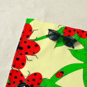 Serviette de plage Ladybug Flowers (En situation)