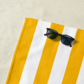 Serviette De Plage Le Lake Club Green Crest Yellow Nautical Stripe (En situation)