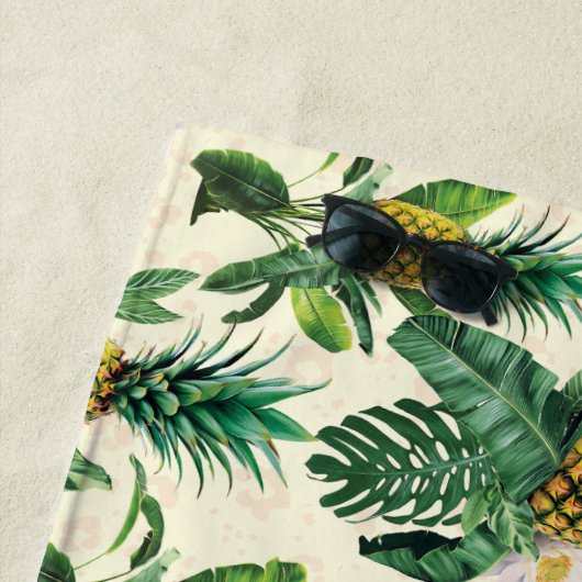 Serviette De Plage Le Motif blanc Lotus Pineapple Paradise (En situation)
