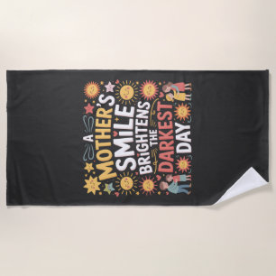 Serviette De Plage Le sourire d'une mère illumine le jour le plus som