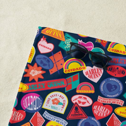 Serviette De Plage L'équipe du suicide | Harley Quinn Motif d'insigne (En situation)