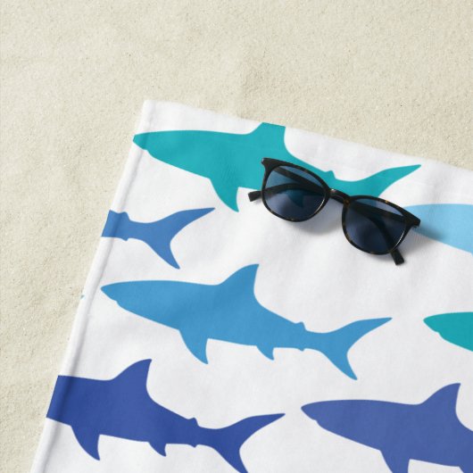 Serviette De Plage Les silhouettes des requins (En situation)