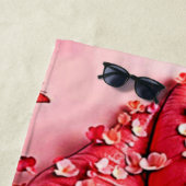 Serviette De Plage Lèvres en Fleur : Baiser de Papillon Floral (En situation)