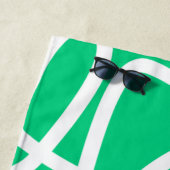 Serviette De Plage Lignes Abstraites modernes Vert blanc mignon Whims (En situation)