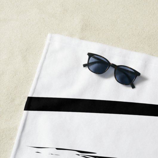 Serviette De Plage Lignes noires et blanches modernes Art Abstrait (En situation)
