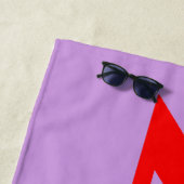 serviette de plage lilas rouge zen (En situation)