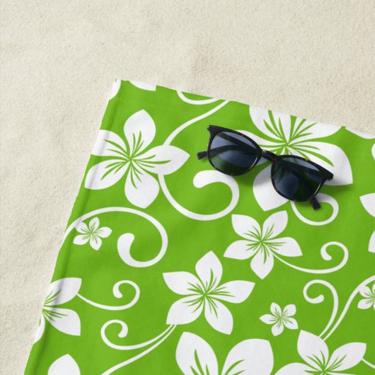 SERVIETTE DE PLAGE LIME HULA HAWAÏENNE (HIBISCUS) (En situation)