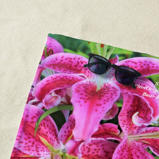 Serviette De Plage Lis orientaux d'astronome, grand motif (En situation)