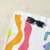Serviette De Plage Love is Love Rainbow Beach Towel (En situation)