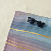Serviette De Plage Luxe Strata | Assiette rose Taupe bleu ardoise (En situation)