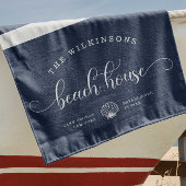 Serviette De Plage Maison de plage moderne Nom de famille Script Navy