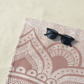 Serviette De Plage Mandala Om Parties scintillant Rose or Dusty rose (En situation)
