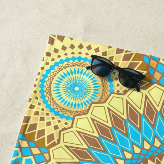 Serviette De Plage Mandala superposé bleu marron or (En situation)