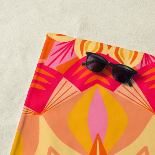 Serviette De Plage Mandala superposé orange rose jaune (En situation)