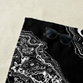Serviette De Plage Marble Mystique - Agate Elegance - noir et blanc (En situation)