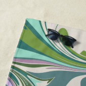 Serviette De Plage Marbre Abstrait en violet et vert Personnalisé (En situation)