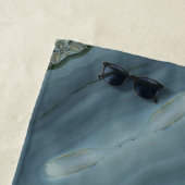 Serviette De Plage Marbre gris bleu avec Veine or (En situation)